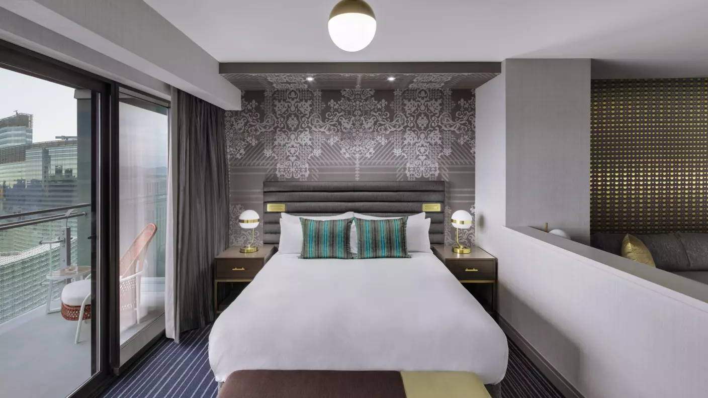 Room Image for Honeymoon Suite