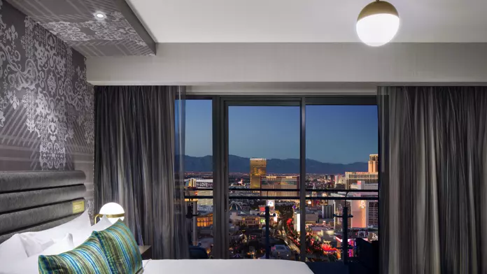 Room Image for Honeymoon Suite