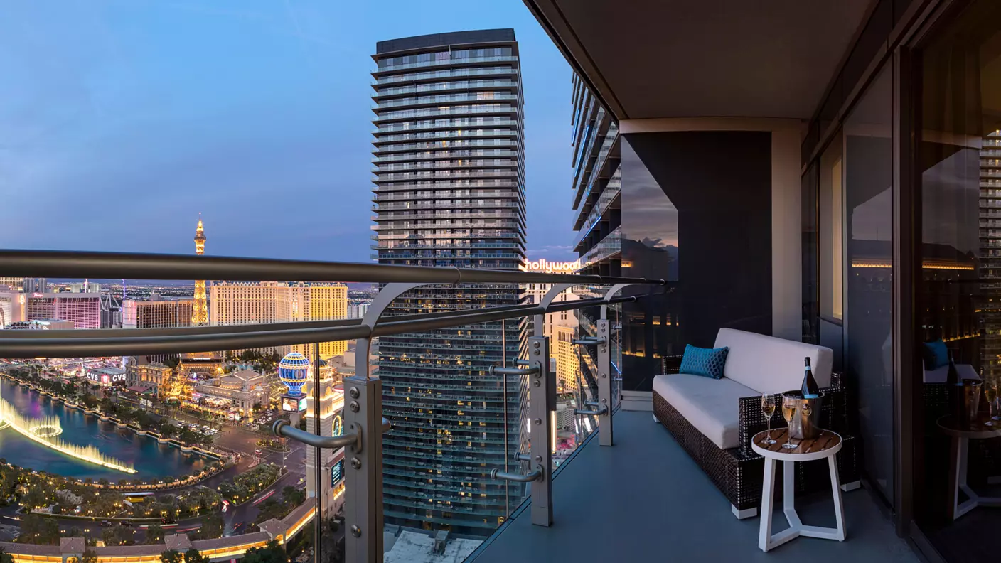 Room Image for Honeymoon Suite