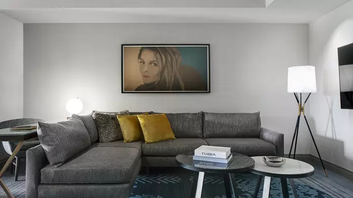 Room Image for Honeymoon Suite